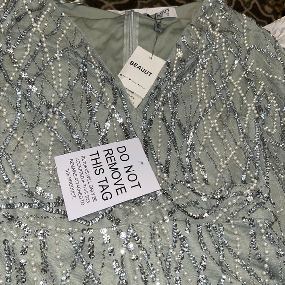 Bridesmaid dress from ASOS size 8 light sage green - Picture 5 of 6